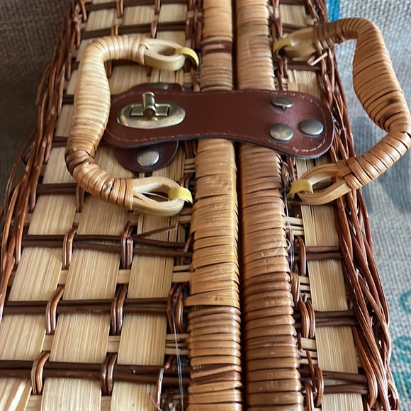 Sweet little Picnic Lunch Basket - Picture 3 of 5